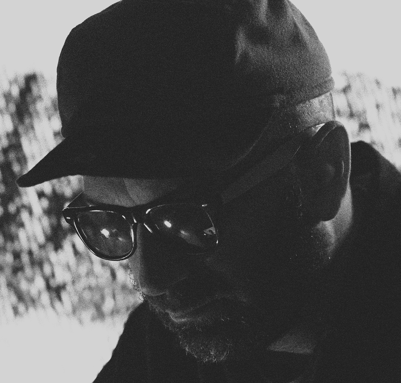 Komok Builds a Futuristic Soundscape on ‘Space Commuters’