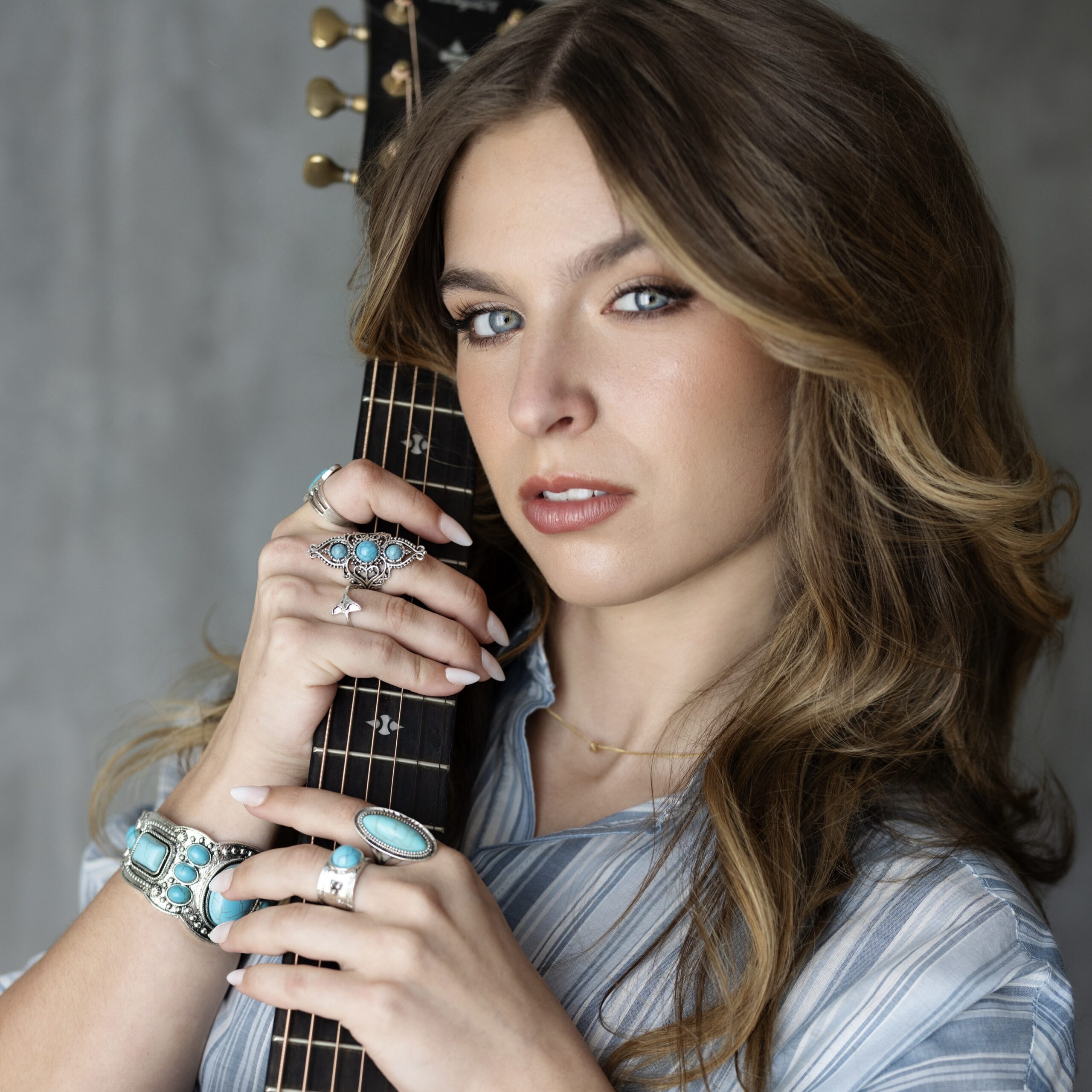 Naomi Jane celebrates love through simple acts of devotion in “Clementines”