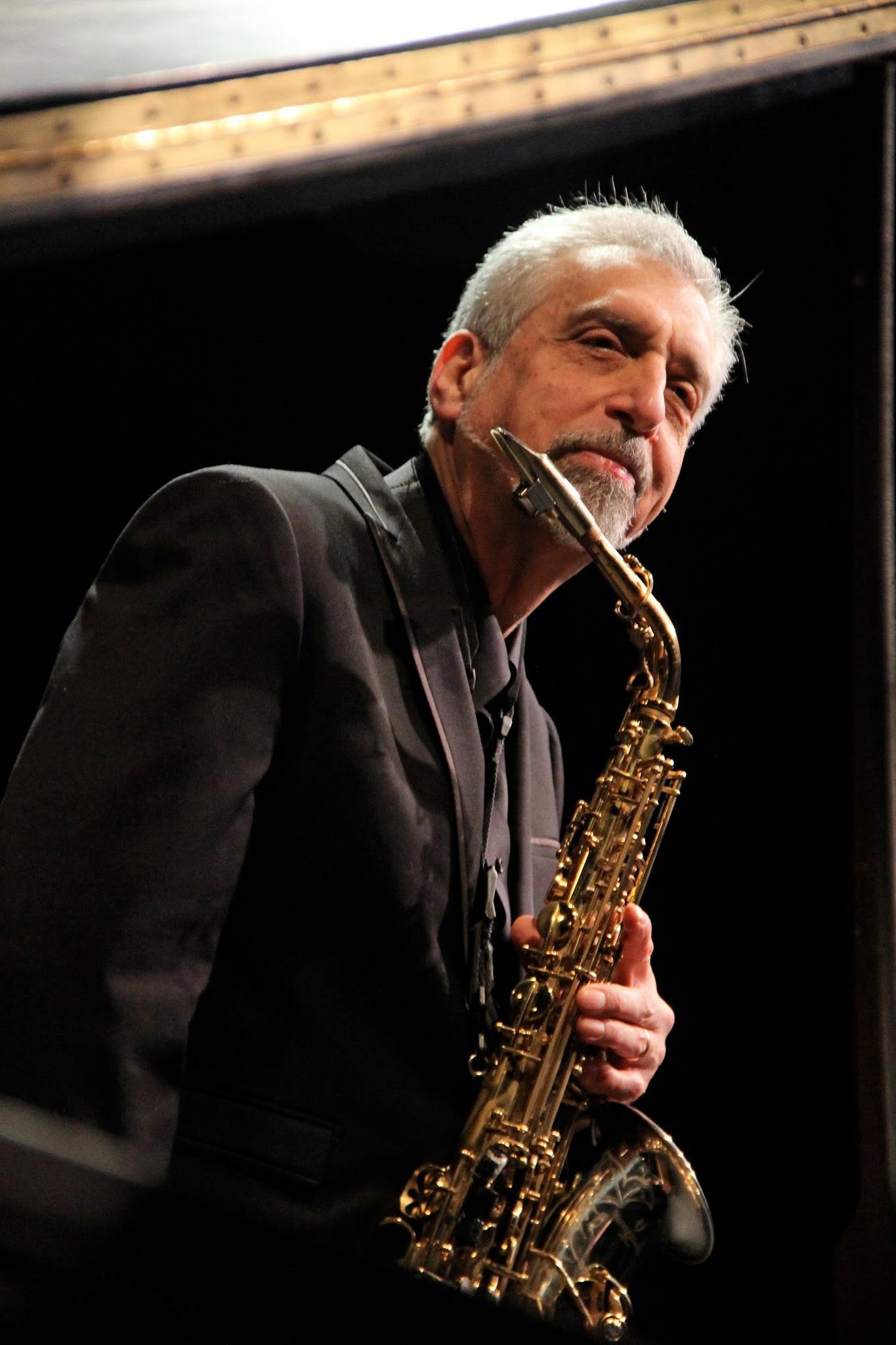Lou Caimano Lets the Saxophone Do the Talking on ‘Manhattan Twilight’